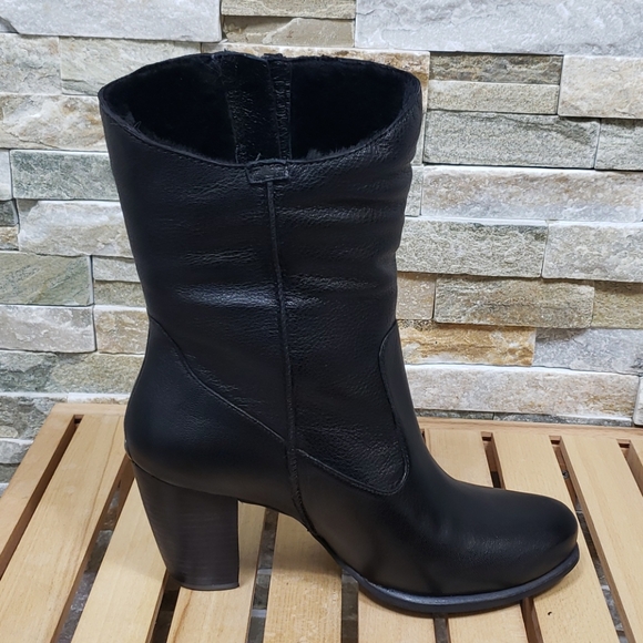 🎁 UGG Lynda Women's Shearling Boot - Picture 10 of 12